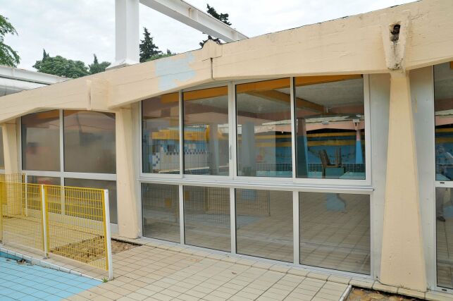 L'entrée de la piscine Fenouillet à Nîmes