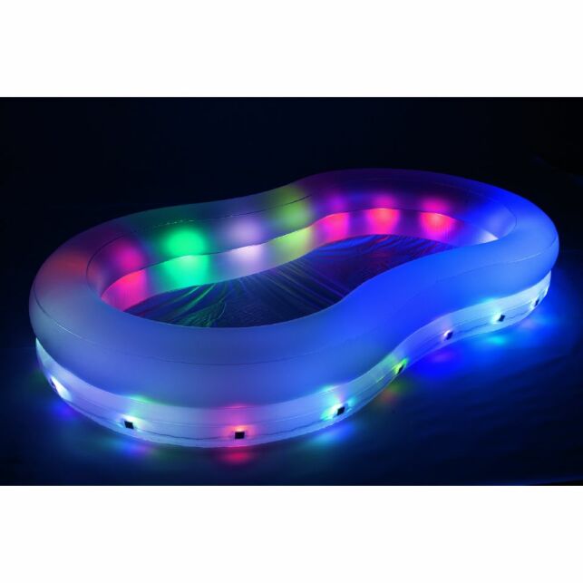 Piscine gonflable et lumineuse, par Bestway