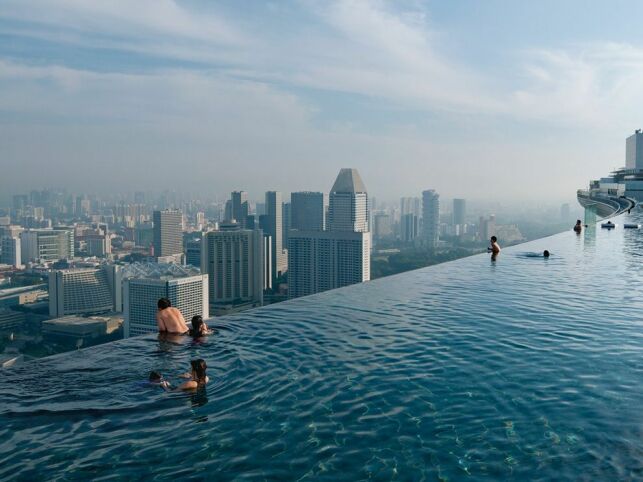 Piscine infinie de l'hôtel Marina Bay Sands à Singapour.