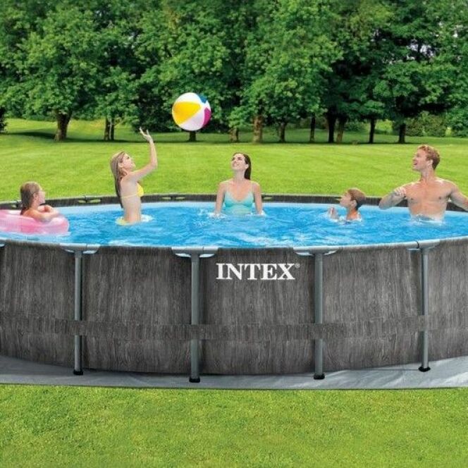 Les piscines Baltik se montent en moins de 1 heure sans outils. © INTEX