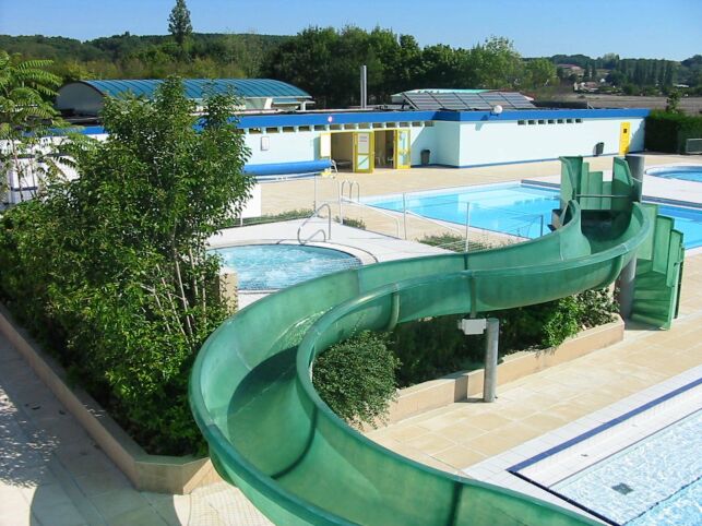 Le grand toboggan de la piscine de Descartes