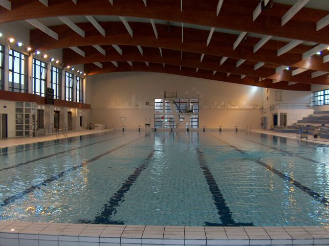 La piscine à Chalons en Champagne est parfaitement adaptée pour les nageurs