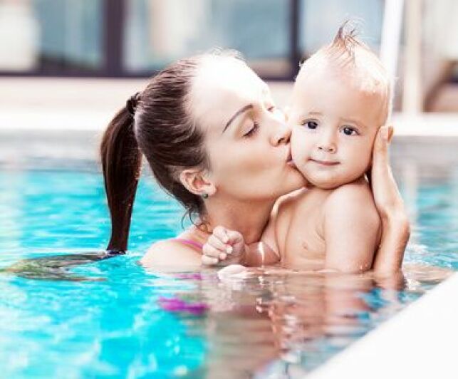 Piscine privée et aménagements pour bébés et enfants en bas âge