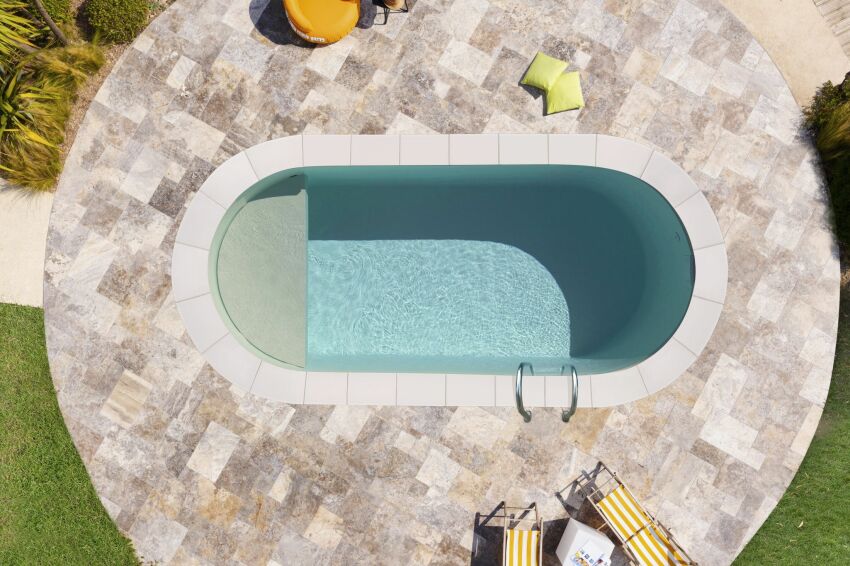 Piscine Slim : des bassins pensés pour les petits espaces (piscine Mila)&nbsp;&nbsp;
