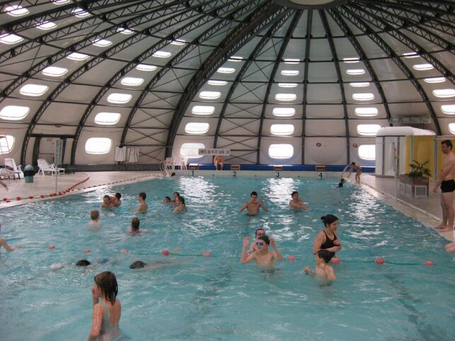 La piscine tournesol est un modèle de piscine publique créé dans les années 70.