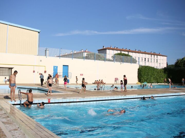 Piscine municipale à Valreas Piscine municipale à Valreas