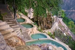 Grottes de Tolantongo : magnifiques piscines naturelles au Mexique
