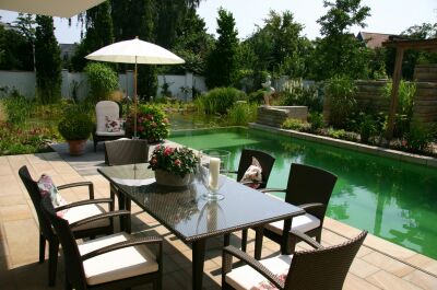 Photos de piscines avec terrasse / salon de jardin