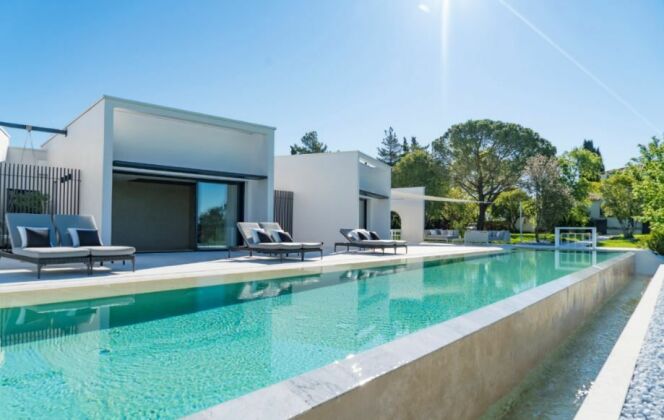 Plus belle piscine de sport et loisirs : n°2
Architecte : Fabrice Ginocchio
Constructeur : Diffazur Piscines © Diffazur