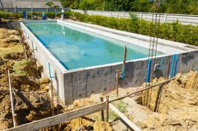 Pourquoi prévoir un puits de décompression pour une piscine ?