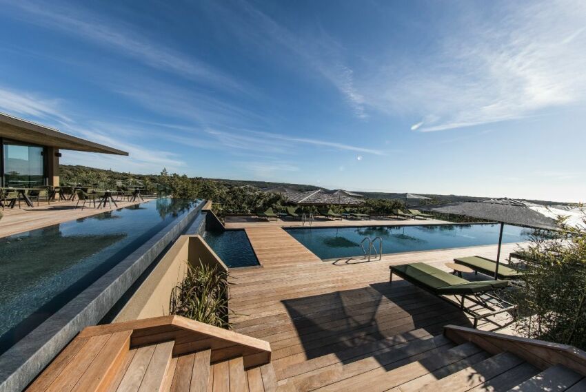 Réalisation multi-piscines (collectif-hôtel), par Carré Bleu Porto-Vecchio (2A)&nbsp;&nbsp;