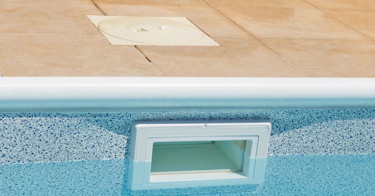 Rehausser un skimmer de piscine choix et pose du rehausseur