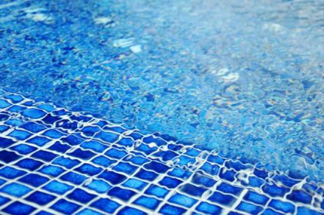 Revêtement bleu foncé en mosaïques