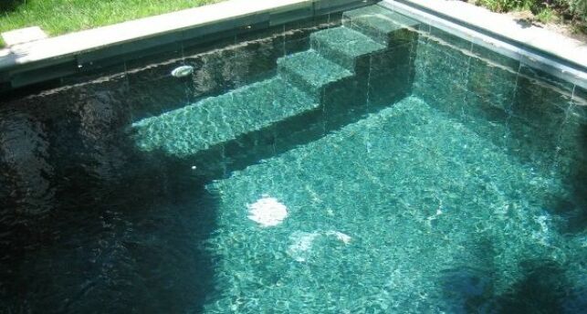 Revêtement de piscine en quartz