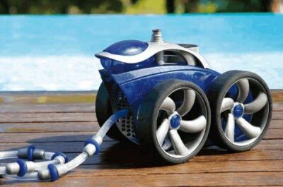 Le robot de piscine pulseur : un jet d'eau à haute pression pour nettoyer la piscine