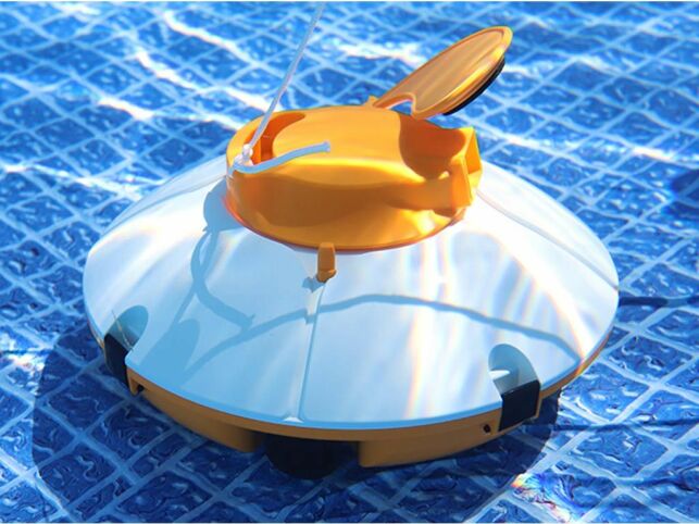 Découvrez notre sélection de robots de piscine à moins de 200 €, alliant performance et accessibilité pour un entretien efficace et économique de votre oasis aquatique.