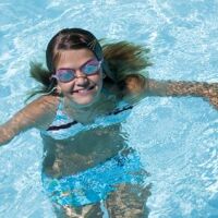 Soigner ses cheveux lorsqu’on fait de la natation