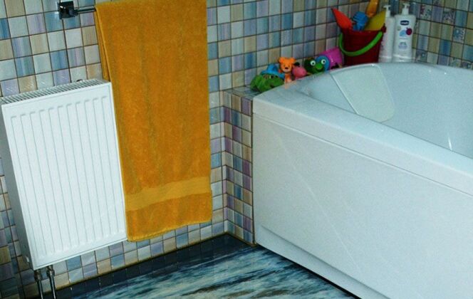 Un sol hyperréaliste pour votre salle de bain. &copy; Imperial