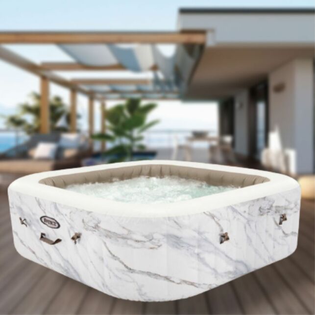 Apportez une touche d'élégance et de modernité avec l'originalité du spa gonflable PureSpa Calacatta d'Intex
