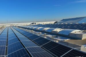 T&A confirme son engagement environnemental et équipe son site de production de panneaux solaires