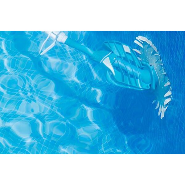 Les Taches Rouges Et Roses Dans Votre Piscine Comment Sen