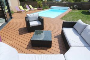 plage-terrasse en bois composite