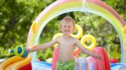 Toboggan de piscine hors-sol : le r&ecirc;ve des enfants