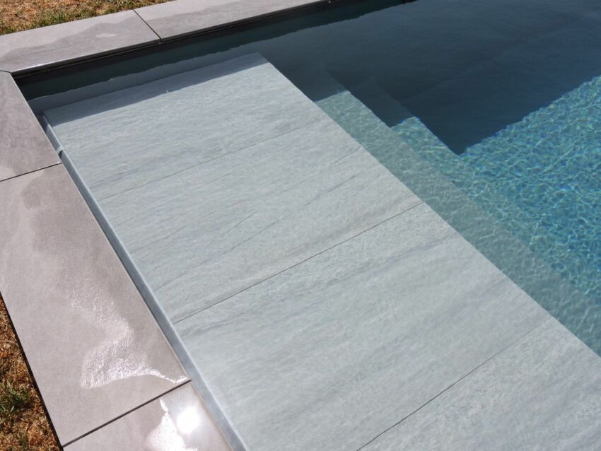 TOP-COVER : un habillage esthétique pour la couverture de piscine immergée.&nbsp;&nbsp;