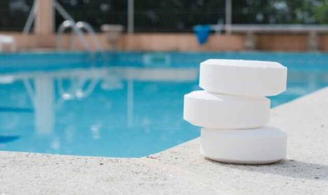 Traitement piscine : comparatif chlore / brome 