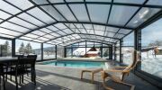 Un abri de piscine en double vitrage pour profiter de votre piscine toute l&rsquo;ann&eacute;e