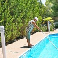 Un aspirateur de piscine pas cher