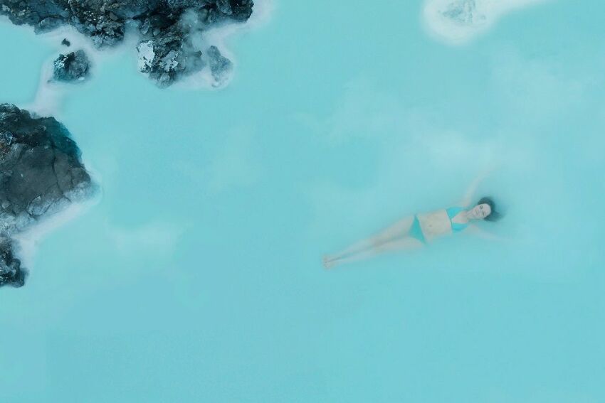 Un bain dans l'eau laiteuse du Blue Lagoon&nbsp;&nbsp;