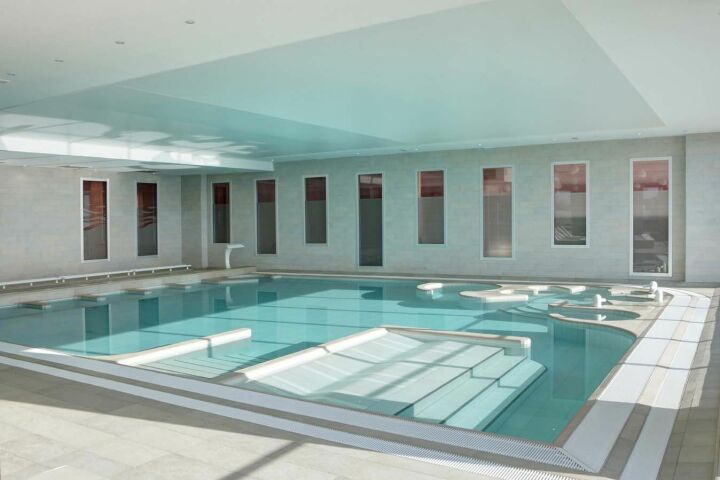Un bassin d'hydrothérapie à la thalasso Previthal de Donville-les-Bains Un bassin d'hydrothérapie à la thalasso Previthal de Donville-les-Bains