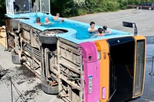 Un bus-piscine dans le Nord de la France