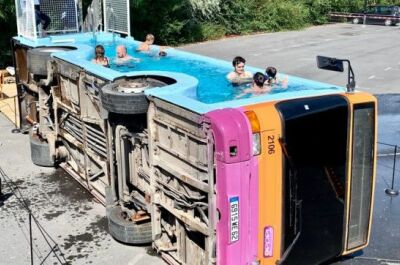 Un bus-piscine dans le Nord de la France
