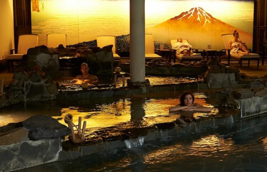 Un petit bain dans cette salle à l'ambiance japonaise et relaxante ? &nbsp;&nbsp;