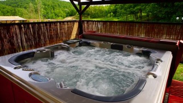 Le réchauffeur pour spa est essentiel pour garder l'eau de votre spa à une température agréable.