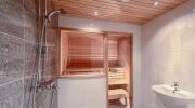 Un sauna douche : gain de place et hygiène