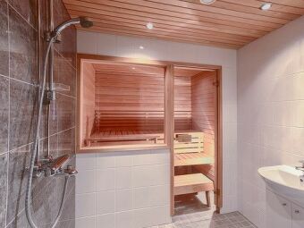 Un sauna douche : gain de place et hygiène