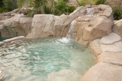 Le spa naturel : un bain à bulles qui s’intègre parfaitement à son environnement
