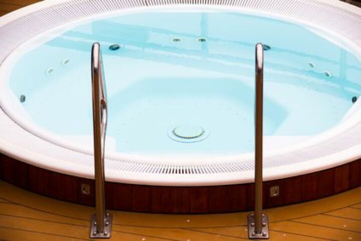 Le spa rond est facile à intégrer dans son environnement. Le spa rond est facile à intégrer dans son environnement.