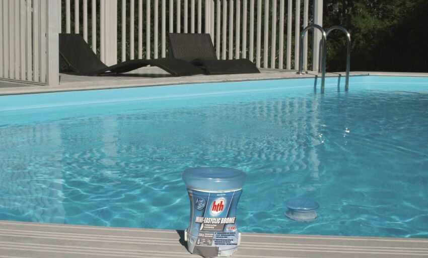 Un traitement piscine complet sans chlore pendant 2 mois : flotteur hth® MINI-EASYCLIC BROME&nbsp;&nbsp;
