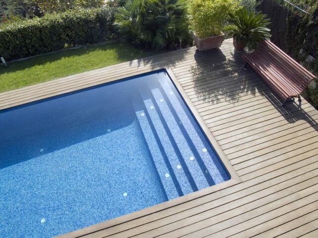 Un volet en PVC pour votre piscine