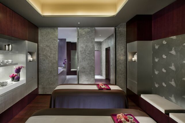 Une cabine de soins double au spa du Mandarin Oriental à Paris (1er)