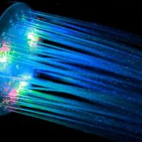 Une douche balnéo avec chromothérapie : l'hydromassage en couleur !