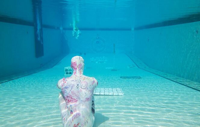 Une exposition d’art...dans une piscine ! © ian byers-gamber / machine project.