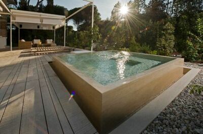 Une piscine en béton hors-sol : une installation solide pour votre piscine