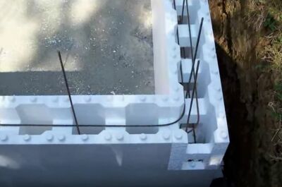 Une piscine en kit en blocs de polystyrène