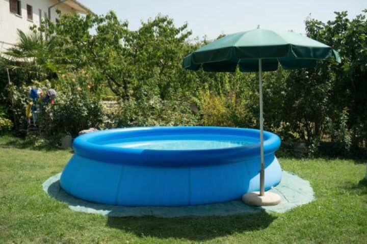 photo piscine gonflable jardin