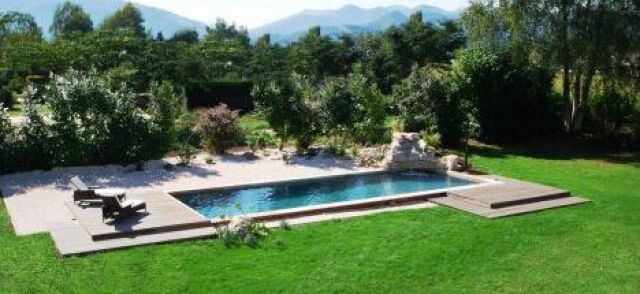 Une Pelouse Autour De La Piscine Semer Da Gazon Autour De
